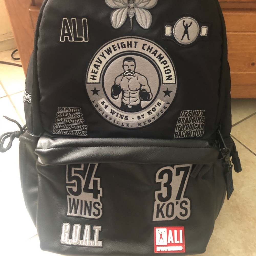 Muhammad Ali spray ground set